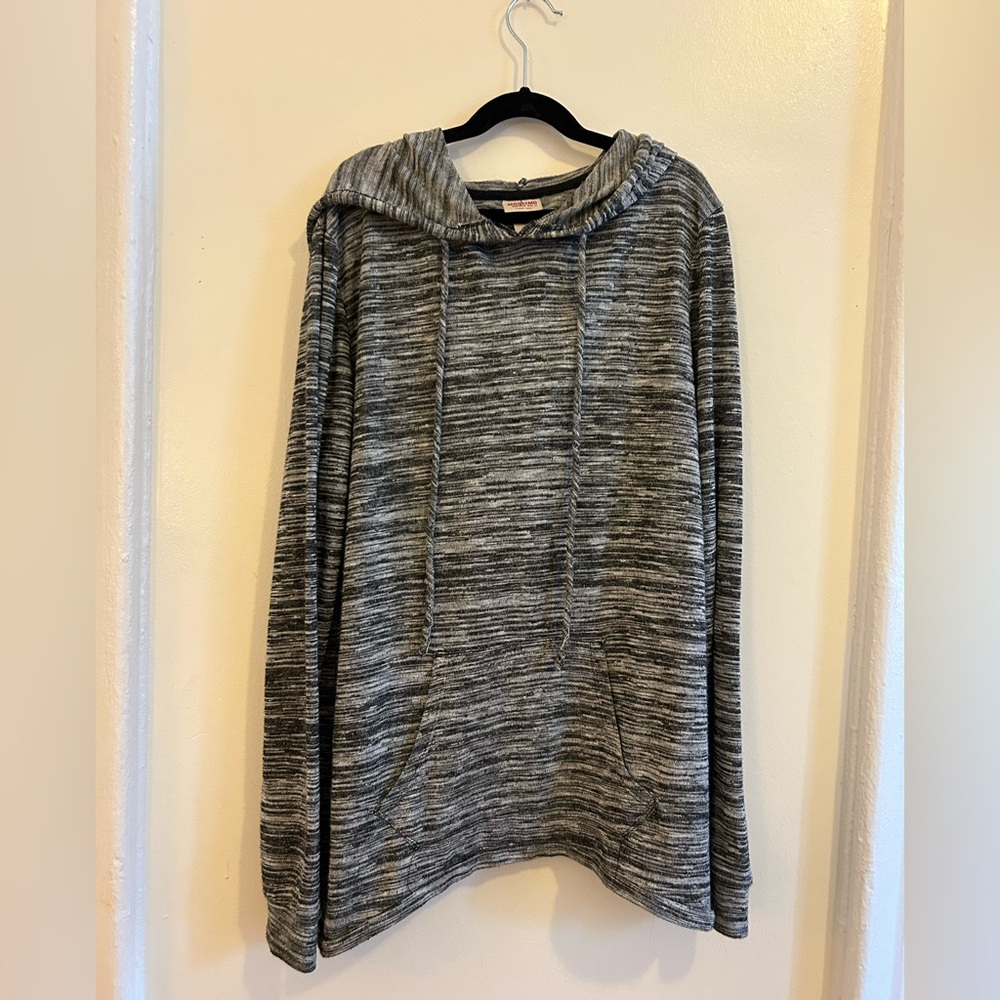 Mossimo heather grey pullover with tulip hem on back and drawstring hood